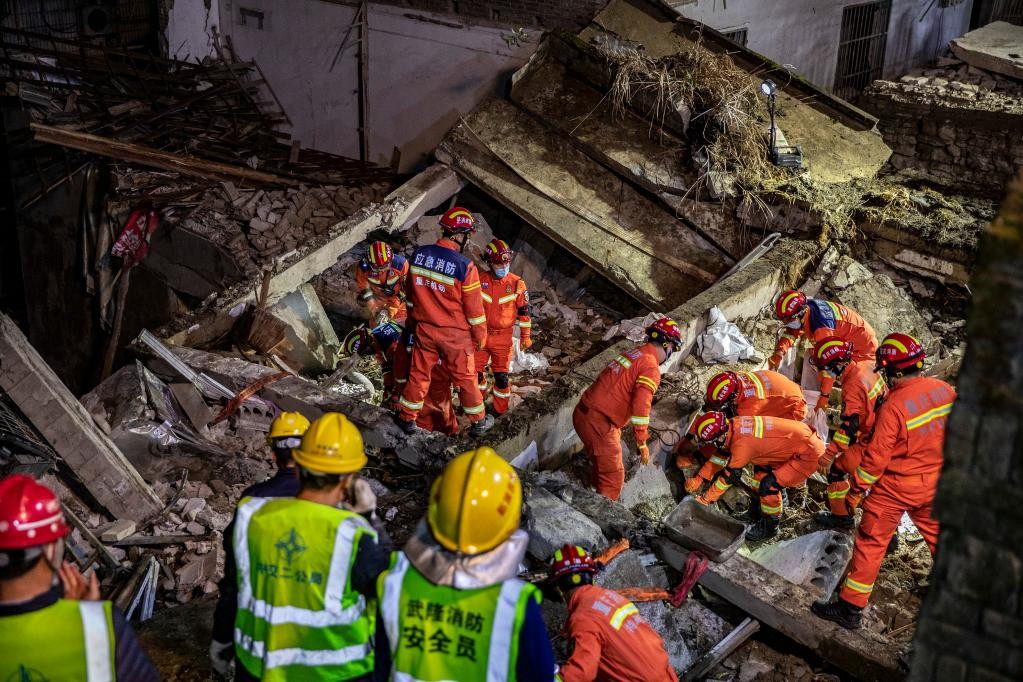 重庆武隆一食堂发生坍塌事故：已救出26名被困人员 其中16人不幸遇难