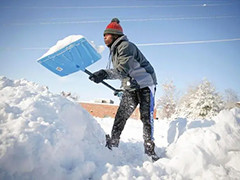美国冬季风暴席卷多州 约一亿人受影响