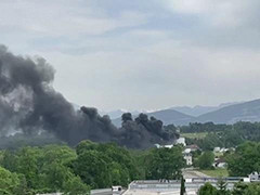 瑞士日内瓦机场附近起火 冒起滚滚黑烟
