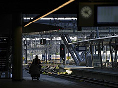 荷兰首都铁路服务因罢工几乎陷入停滞
