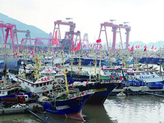 超强台风“轩岚诺”逼近 浙江台州渔船回港