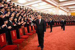 习近平会见全国“人民满意的公务员”和“人民满意的公务员集体”代表
