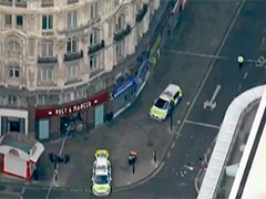 英国伦敦市中心两名警察遭持刀袭击