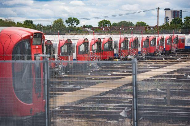 英国铁路系统将于下月举行大规模罢工