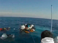 希腊海域一艘移民船倾覆造成至少20人死亡