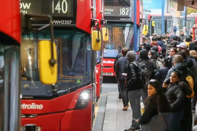 英国伦敦运输工人罢工 地铁几乎瘫痪