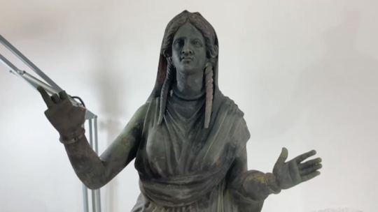 意大利古罗马祭祀遗址出土大量珍贵青铜雕像