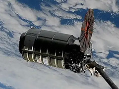 “天鹅座”货运飞船与国际空间站顺利对接