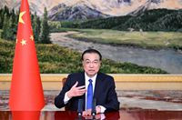 李克强在第三轮中韩企业家和前高官对话会上发表致辞