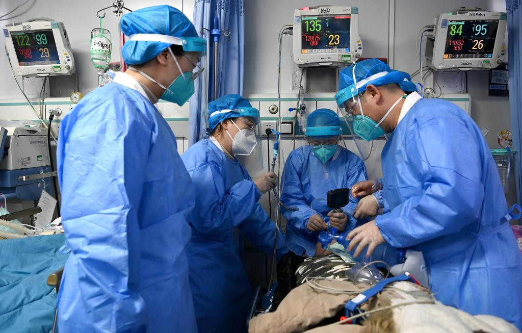 各地医护人员坚守岗位 全力护佑百姓生命健康