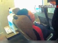 G2578次列车：男子突发疾病 列车员旅客合力救援