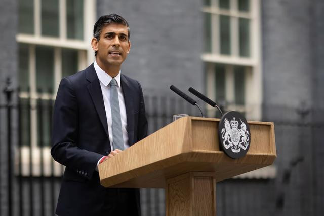 英首相：政府愿意就护士薪酬问题进行对话