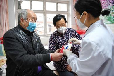 各地医疗机构全力护佑生命 患者陆续康复