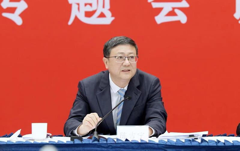 陈吉宁在参加市政协专题会议时指出 先行探索社会主义现代化路径和规律 是上海在新征程上继续当好排头兵、先行者关键所在