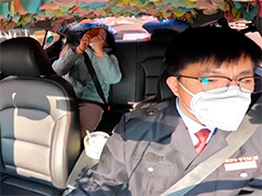 【新春走基层】老周的浪漫出租车