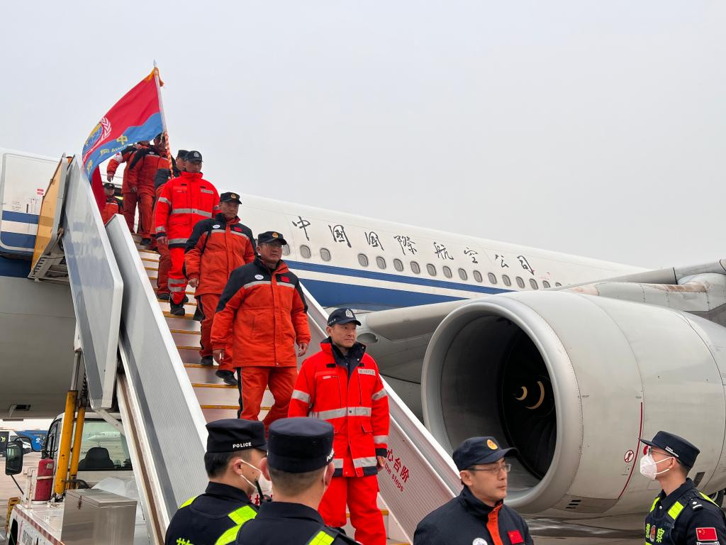中国救援人员完成赴土耳其国际救援任务平安回国