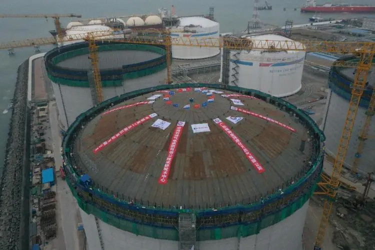 粤港澳大湾区2座27万立方米液化天然气储罐升顶