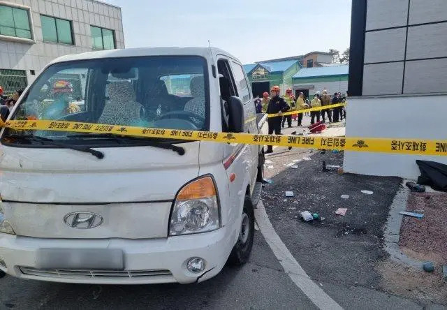 韩国一卡车冲撞人群 致多人死伤