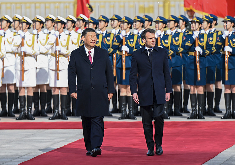 习近平举行仪式欢迎法国总统访华