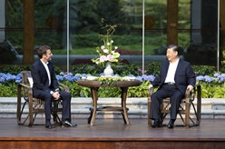 习近平同法国总统在广州非正式会晤