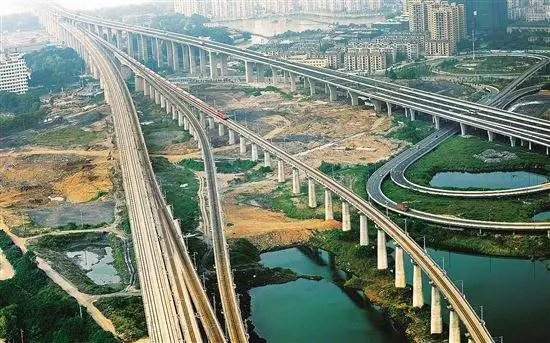 一季度全国铁路固定资产投资完成1135.5亿元
