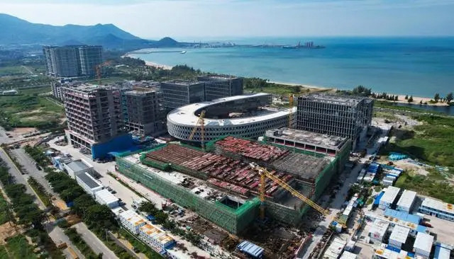 海南：努力成为新时代改革开放的示范