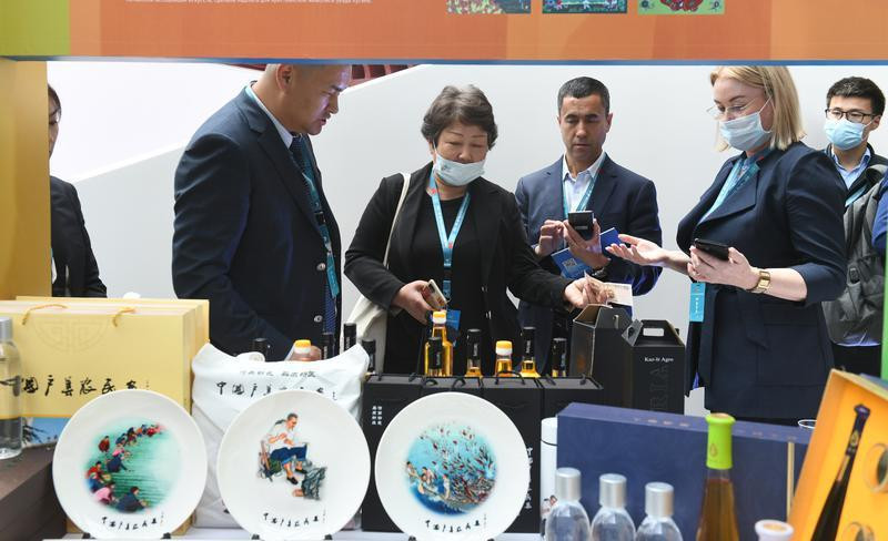 中国—哈萨克斯坦商品展在西安开幕