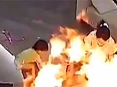 惠州孩子玩氢气球爆炸 不慎将妈妈烧伤