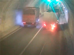 恩广高速青山隧道货车高速自燃 车主冷静处置