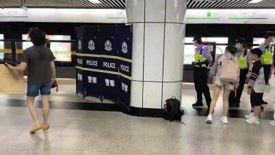 网传上海轨交2号线“无差别杀人”？系造谣 实为幼童高烧求助