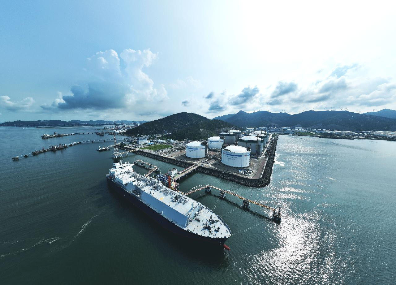 华南地区规模最大天然气储运基地 5座全球最大液化天然气储罐主体结构完工