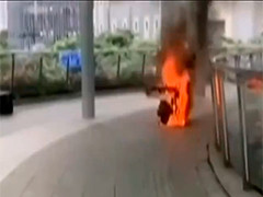 深圳外卖员送餐途中 电动自行车自燃