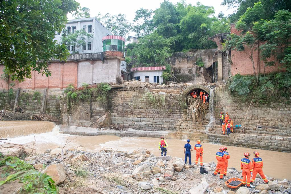 国家防总工作组在渝指导防汛救灾 确保受灾群众得到妥善安置