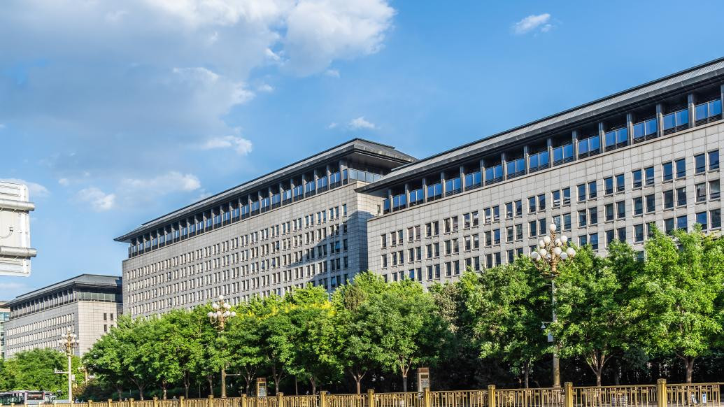 1-5月我国服务进出口总额同比增10.2%