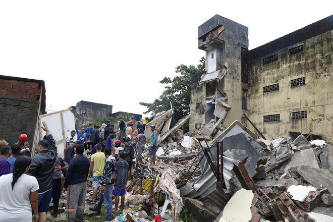 巴西一楼房坍塌 被埋人数升至16人