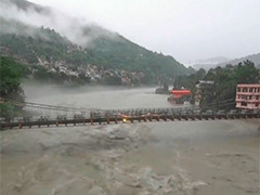 印度北部暴雨引发山洪 已造成至少41人遇难