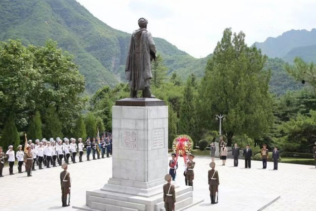 抗美援朝战争胜利70周年 金正恩拜谒中国人民志愿军烈士陵园