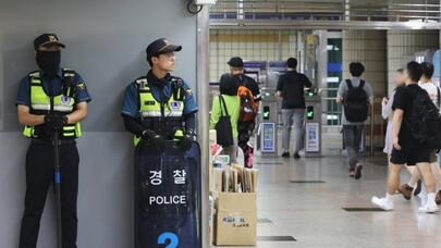 韩国警方抓捕江南高速巴士客运站持刀男子