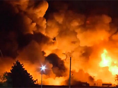 加拿大一工业建筑发生火灾 并引发多次爆炸