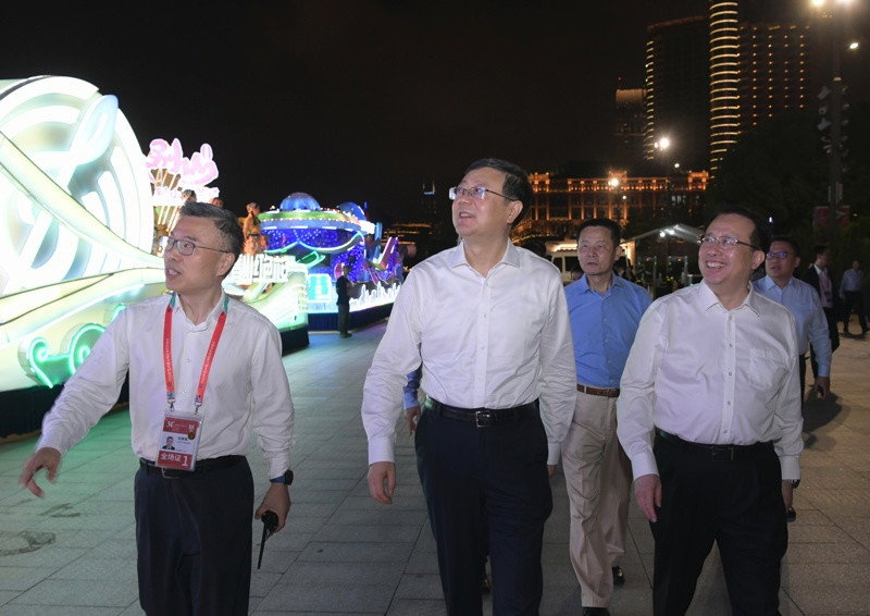 点亮世界会客厅 上海旅游节在北外滩开幕
