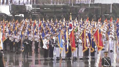 韩国举行建军75周年阅兵