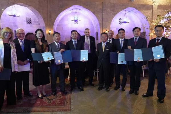 嫦娥五号团队荣获国际宇航科学院最高团队荣誉奖