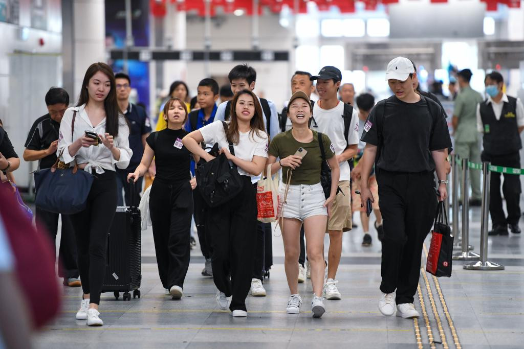 8天假期 国内旅游出游8.26亿人次
