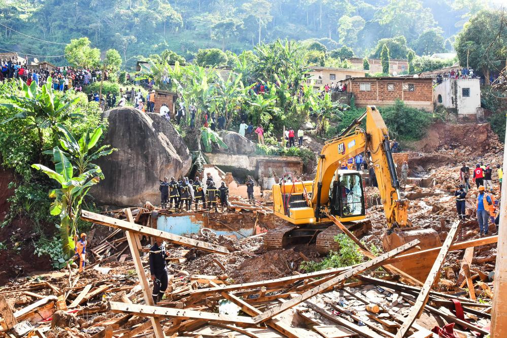 喀麦隆强降雨引发山体滑坡致近30人死亡