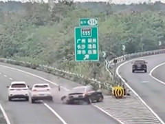湖南常德错过匝道口高速路上倒车 后车避让不及酿事故