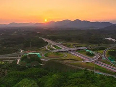广西又添一条出海通道 思防高速全线通车