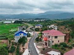 今年前八个月我国新改建农村公路9.7万公里