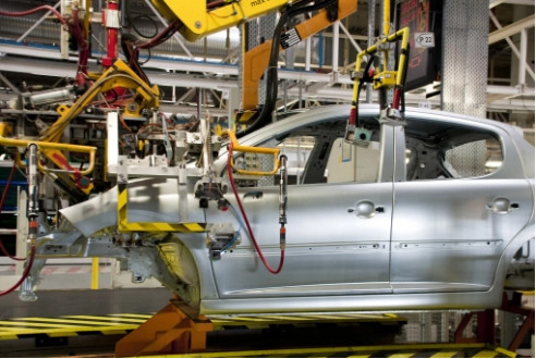 汽车钢板需求高 钢铁行业绿色低碳转型提速