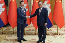 李强会见柬埔寨首相