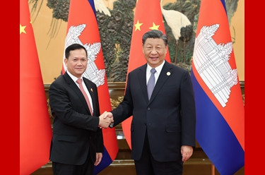 习近平会见柬埔寨首相